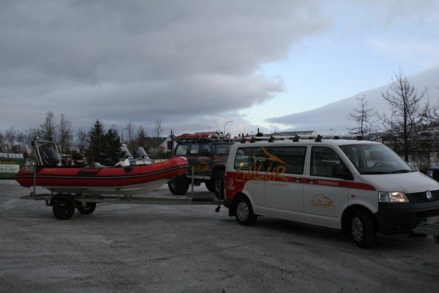 Súlur 3 VW Transporter og Súlur Bátur Zodiac Pro 6